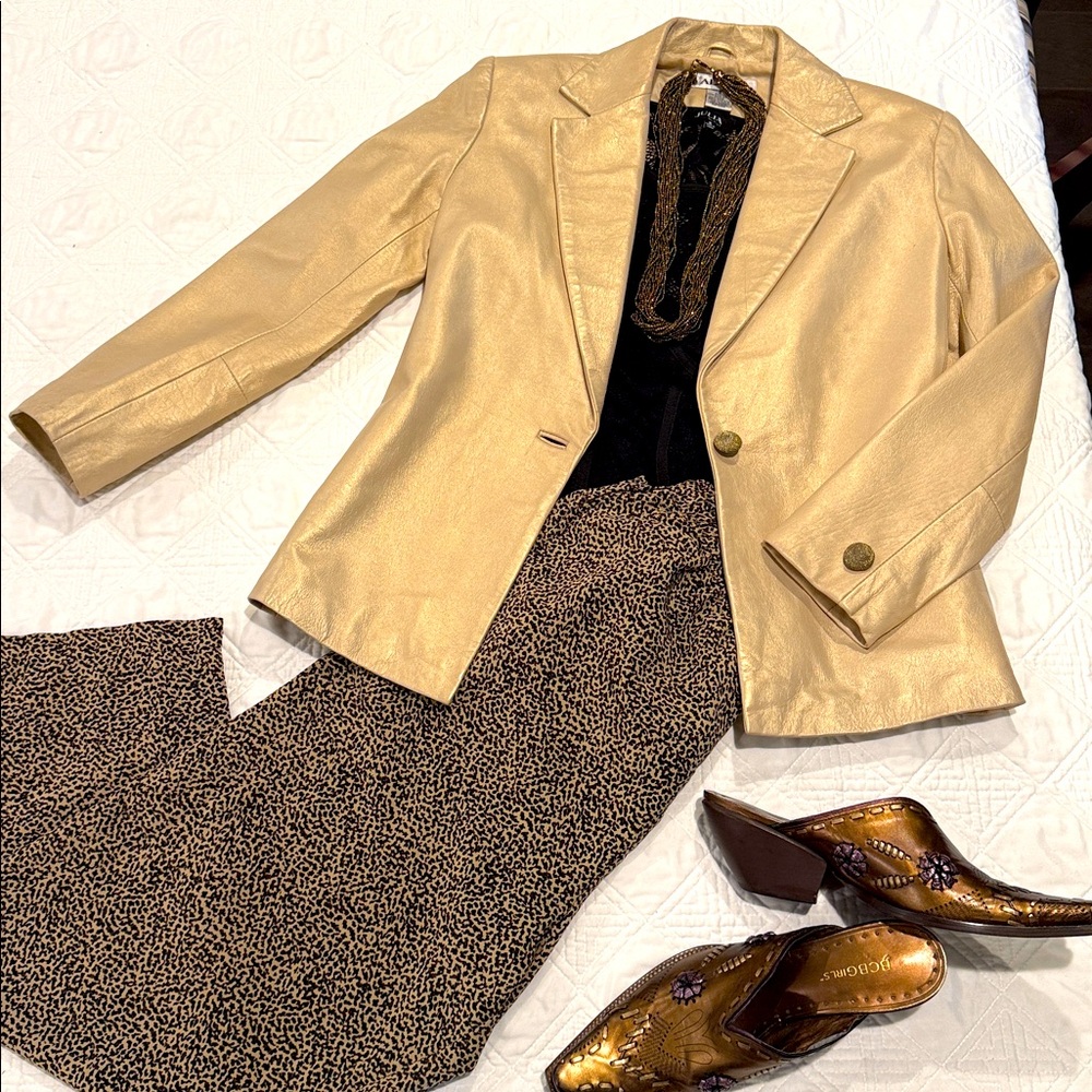 Alfani Metallic Champagne 100% Leather Jacket Size Small extra button